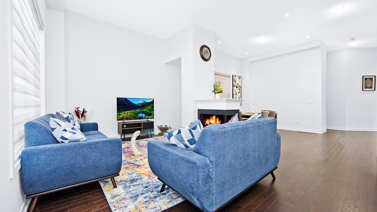 Photo of Livingroom in Durham Region