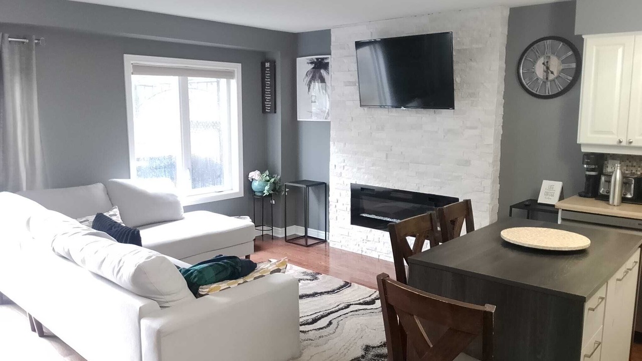 Photo of Livingroom in Brantford