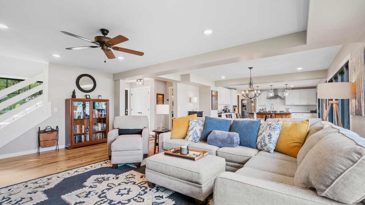 Photo of Livingroom in Lindstrom