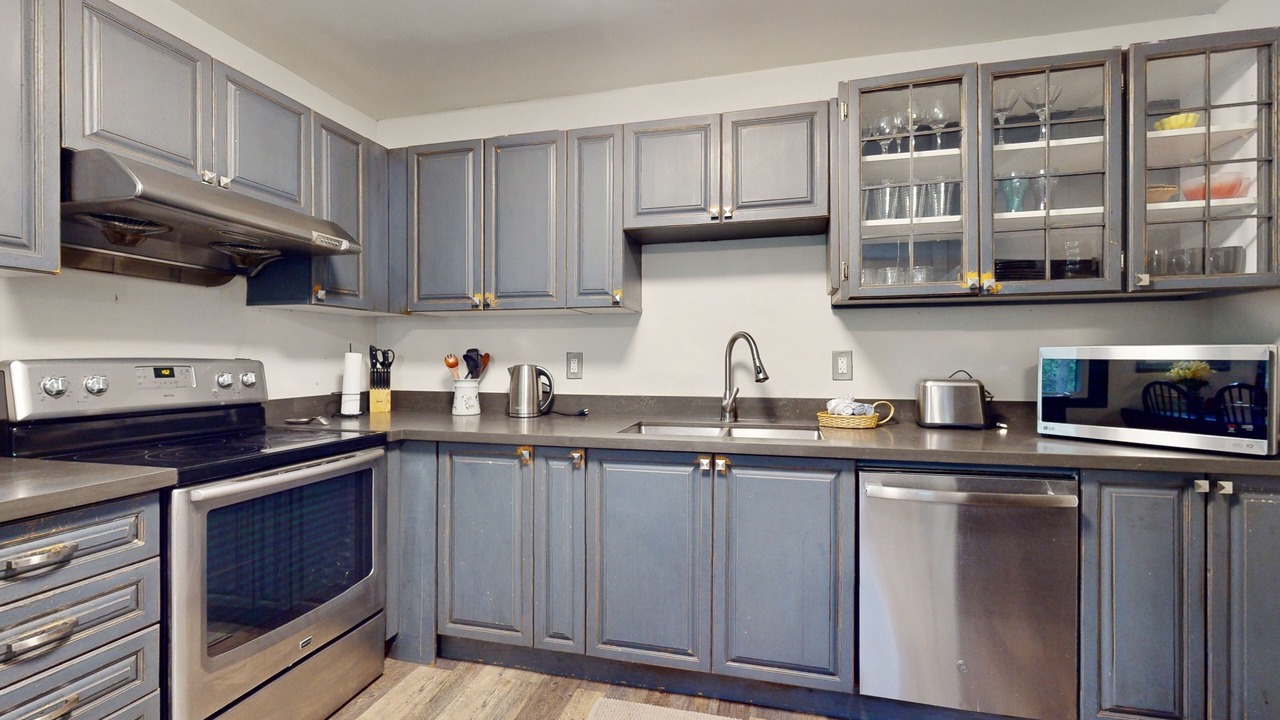 Photo of Kitchen in Adjala-Tosorontio