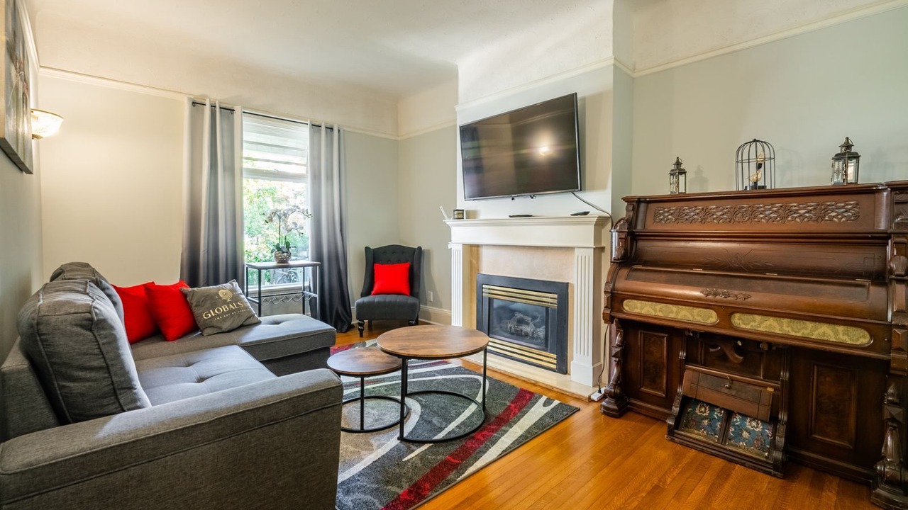 Photo of Livingroom in Little Italy