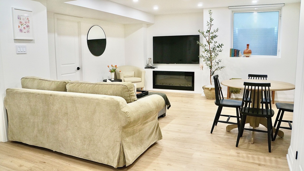 Photo of Livingroom in Durham Region