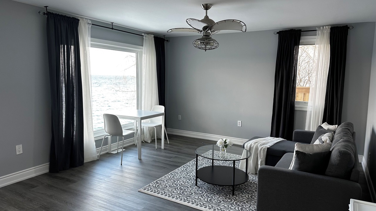 Photo of Livingroom in Stoney Creek