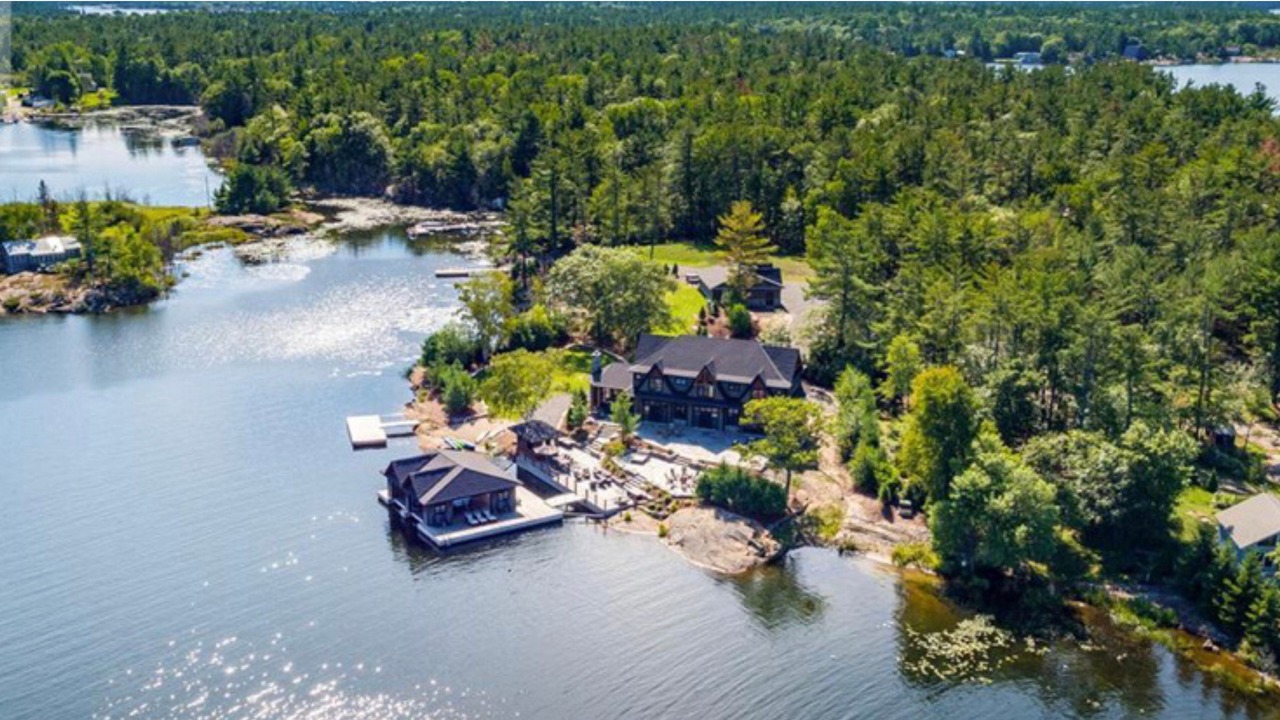 Photo of Others in Pointe au Baril