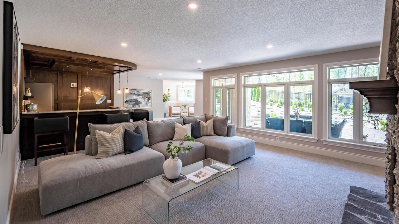 Photo of Livingroom in Grand Bend
