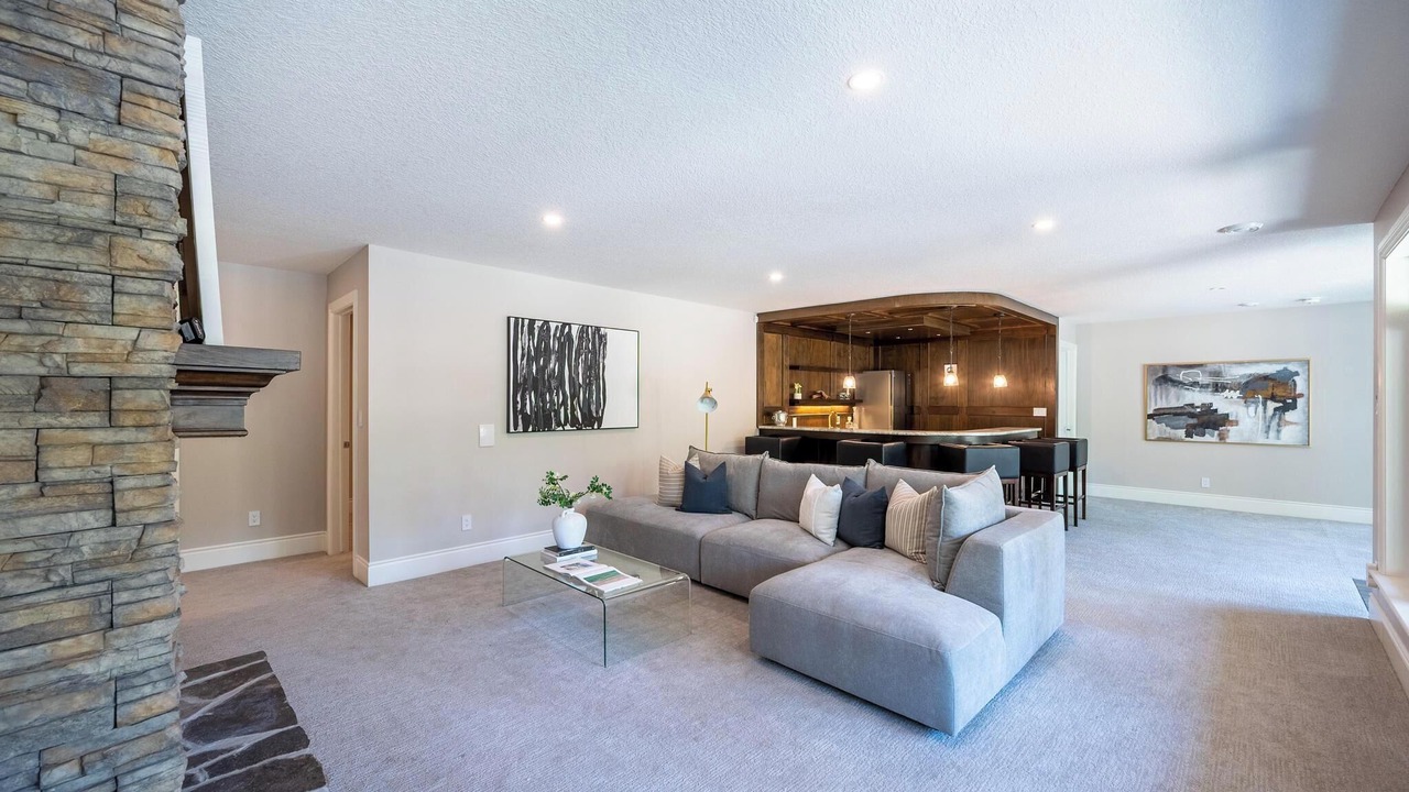 Photo of Livingroom in Grand Bend