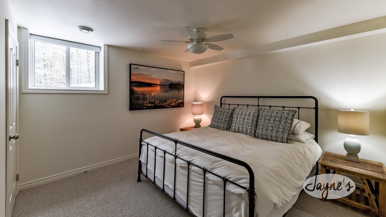 Photo of Bedroom in Baysville