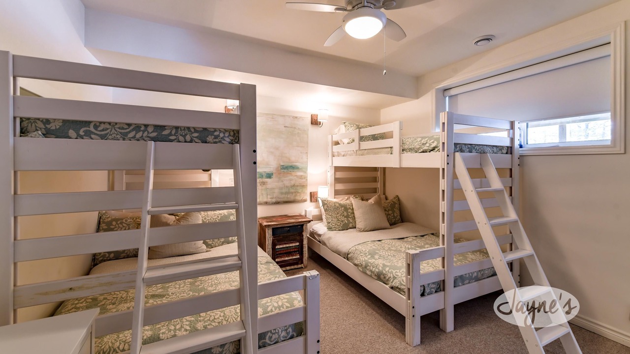 Photo of Bedroom in Baysville
