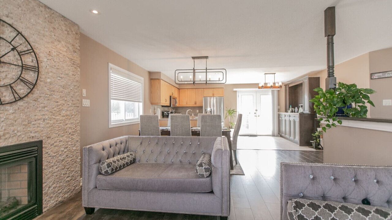 Photo of Livingroom in Barrie