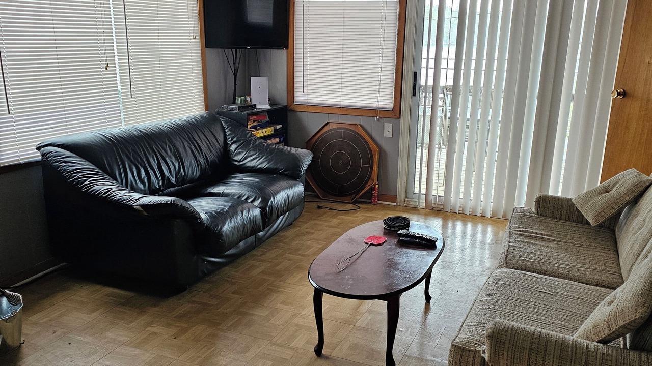 Photo of Livingroom in Addington Highlands