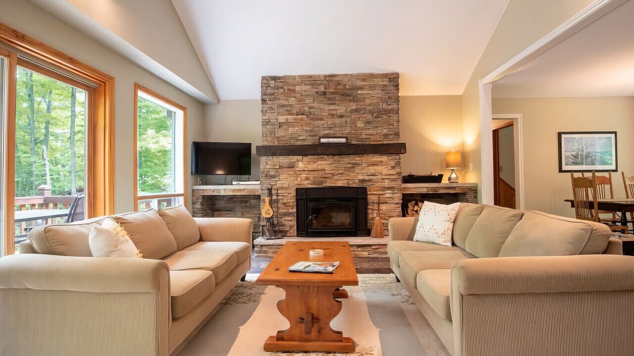Photo of Livingroom in North Kawartha