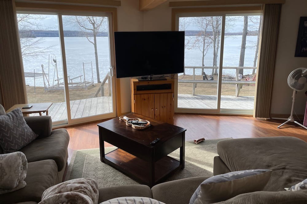 Photo of Livingroom in Algoma District