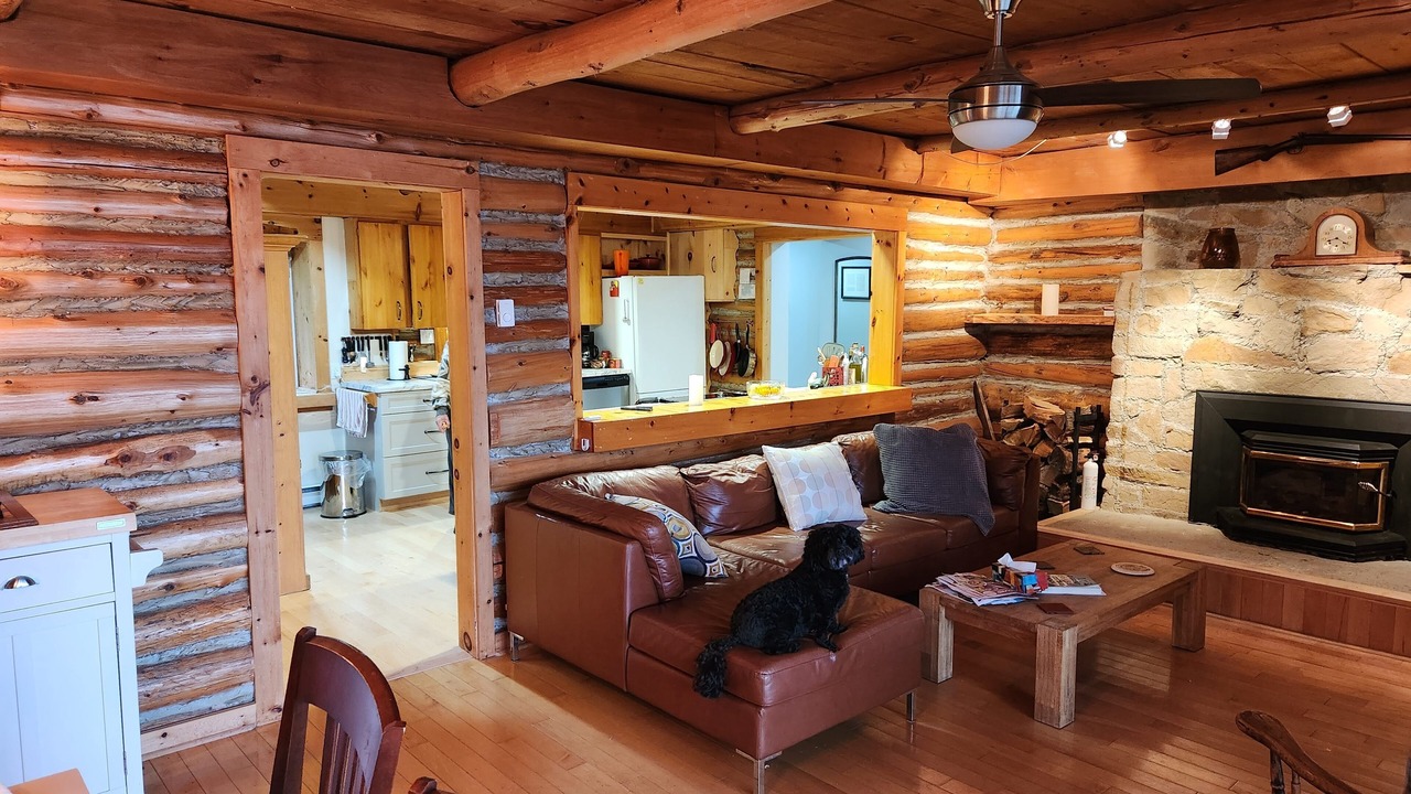 Photo of Livingroom in Coboconk