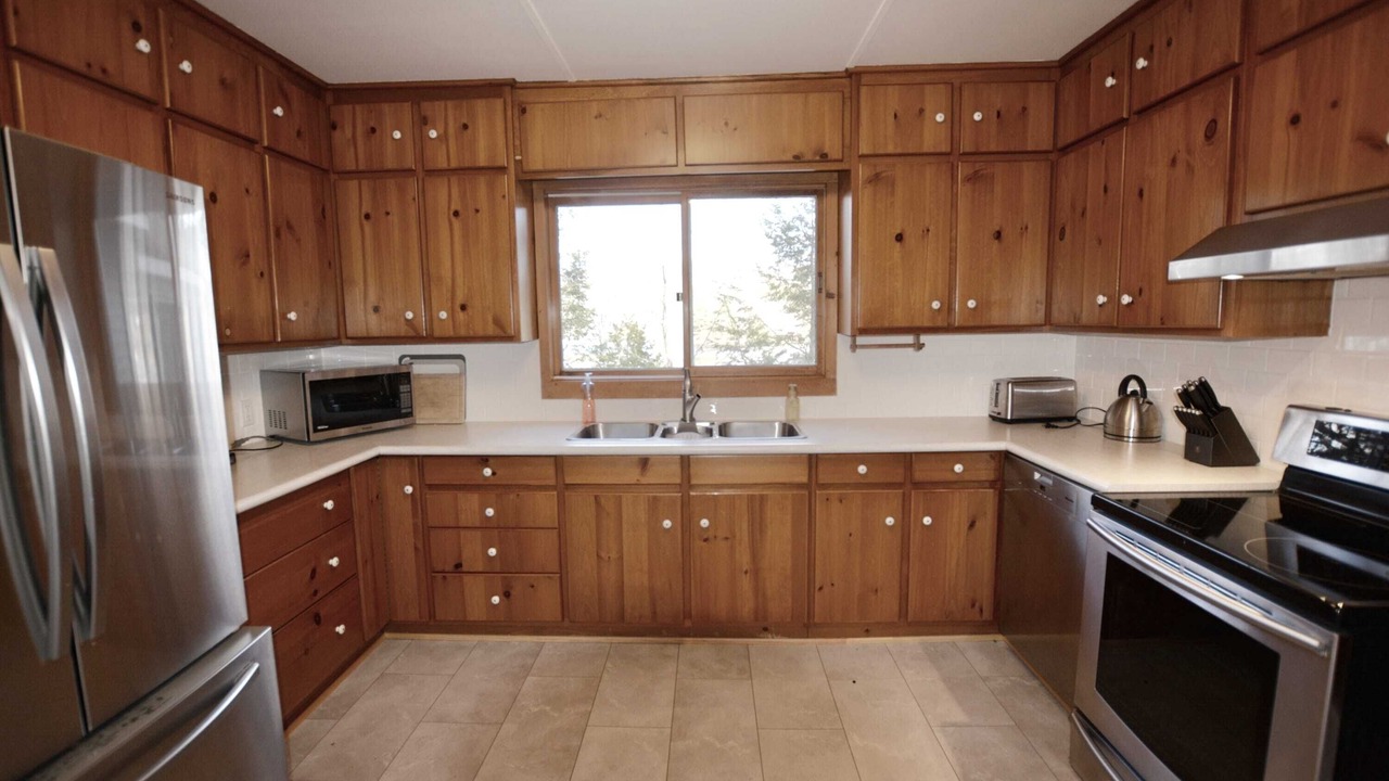 Photo of Kitchen in Lake of Bays