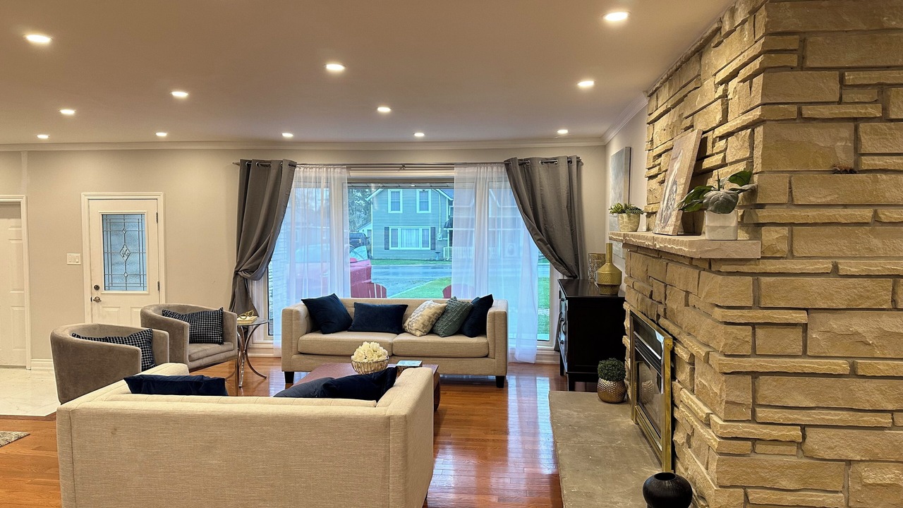 Photo of Livingroom in Foxboro