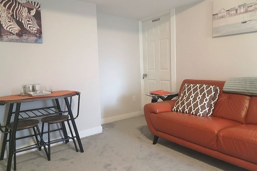 Photo of Livingroom in Ottawa Division
