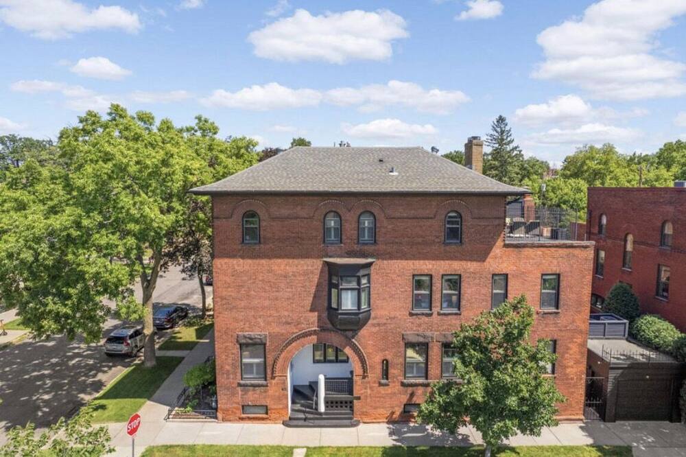 Photo of Outdoor in Summit - University