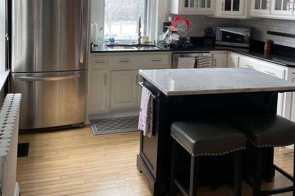 Photo of Kitchen in Summit - University