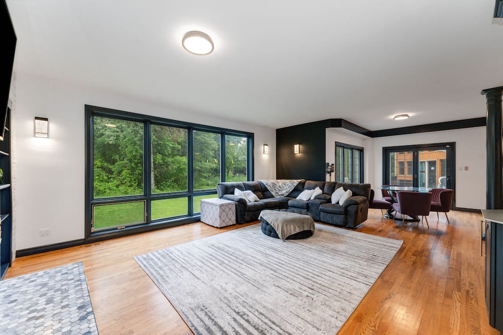 Photo of Livingroom in Munster Hamlet - Richmond