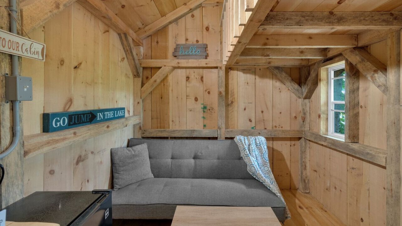 Photo of Livingroom in Caledon