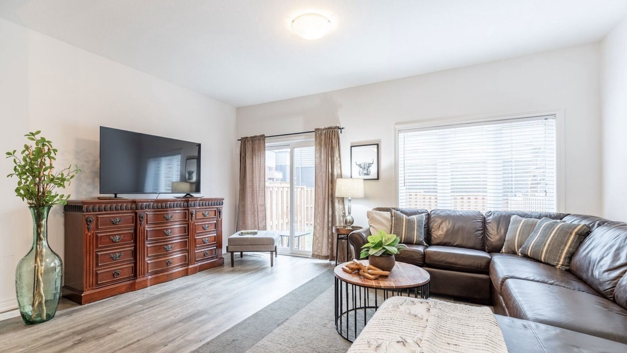 Photo of Livingroom in Brantford