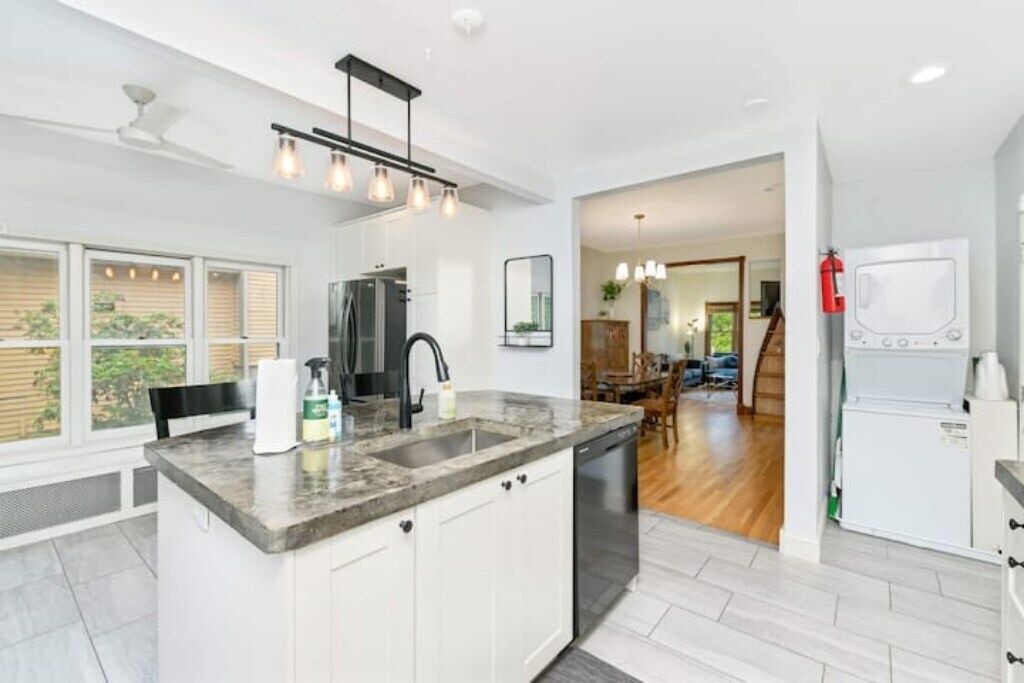 Photo of Kitchen in Summit - University