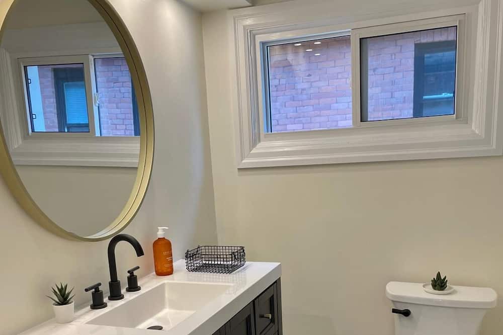 Photo of Bathroom in Glebe