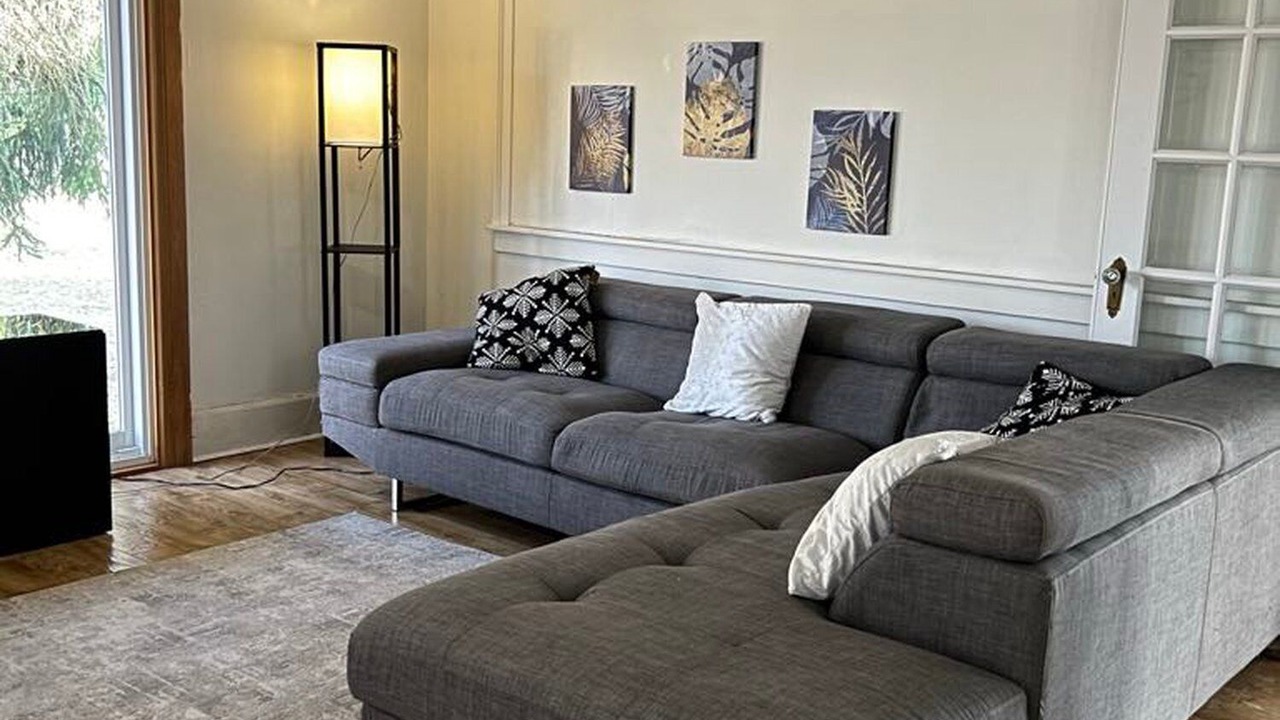 Photo of Livingroom in Central Elgin