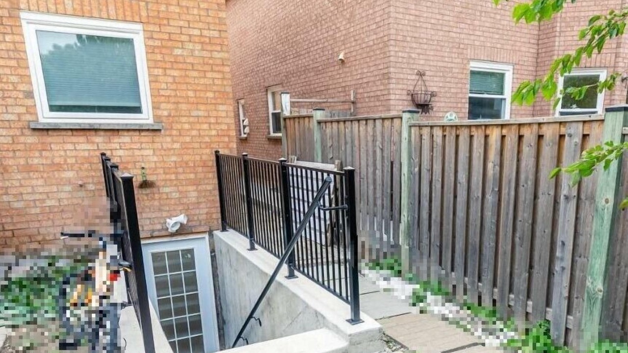 Photo of Outdoor in Central Erin Mills