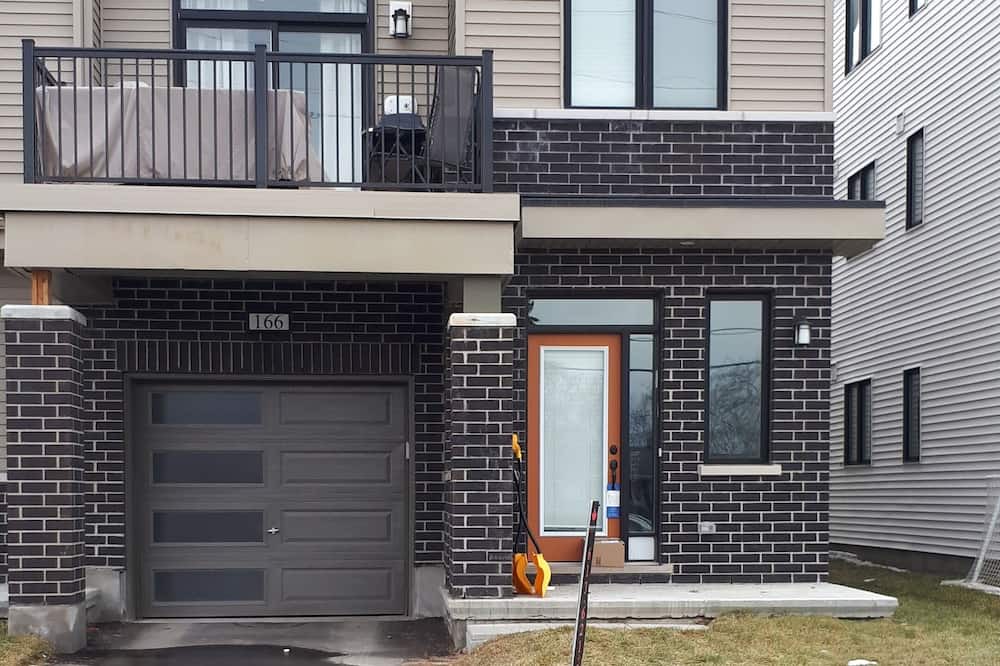 Photo of Outdoor in Ottawa Division