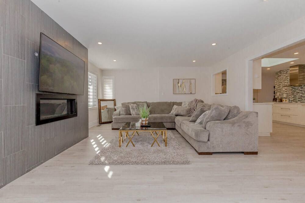 Photo of Livingroom in Halton Hills