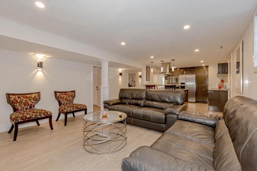 Photo of Livingroom in Halton Hills