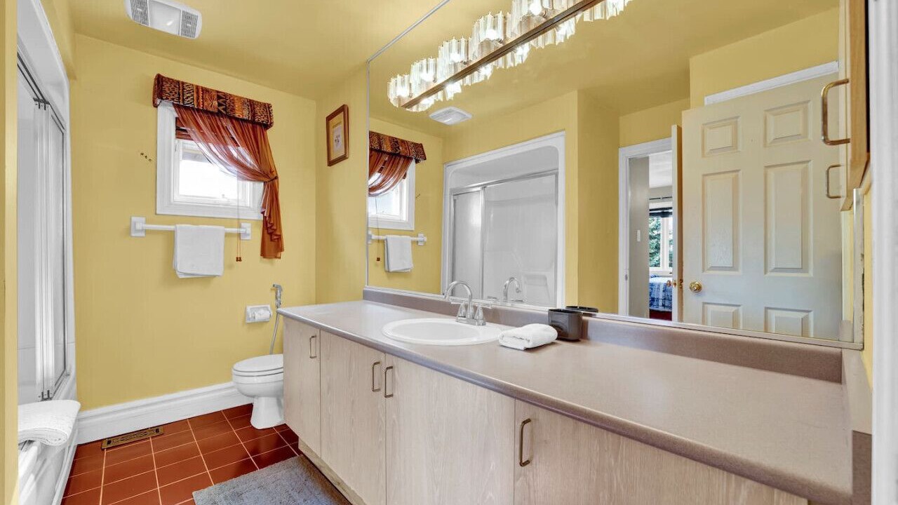 Photo of Bathroom in East Credit