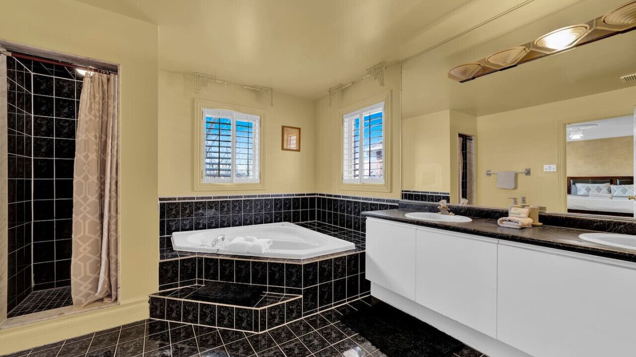 Photo of Bathroom in East Credit