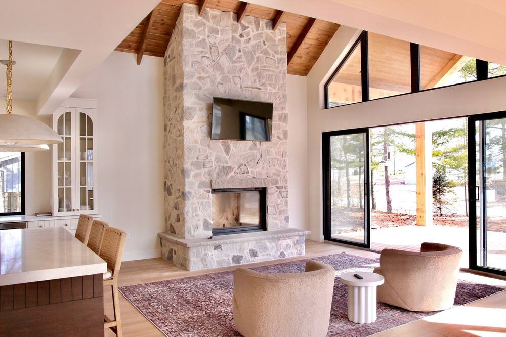Photo of Livingroom in Long Point