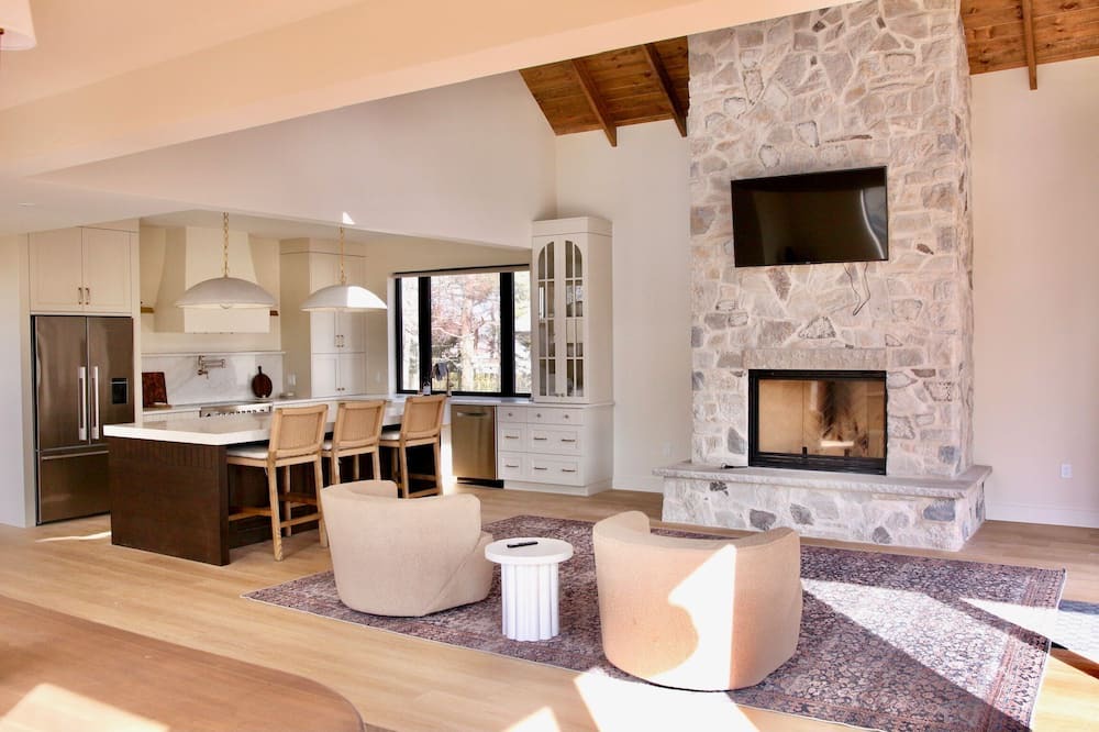 Photo of Livingroom in Long Point