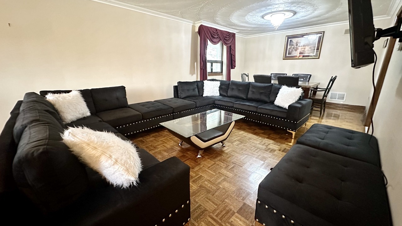 Photo of Livingroom in Caledon