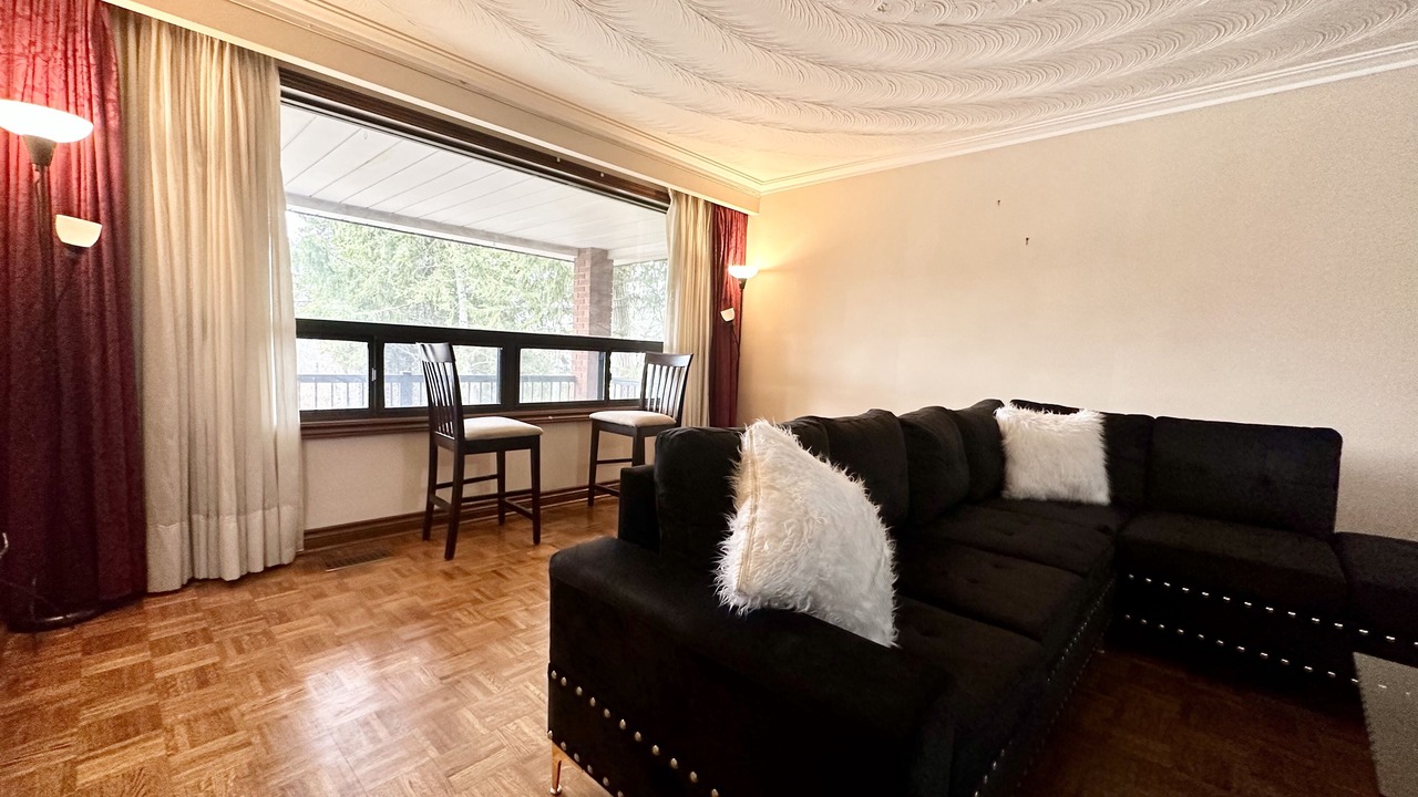 Photo of Livingroom in Caledon