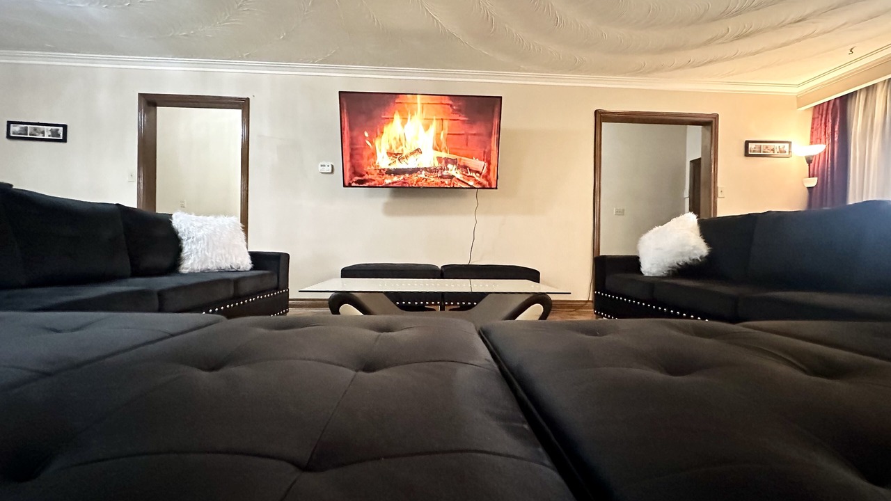 Photo of Livingroom in Caledon