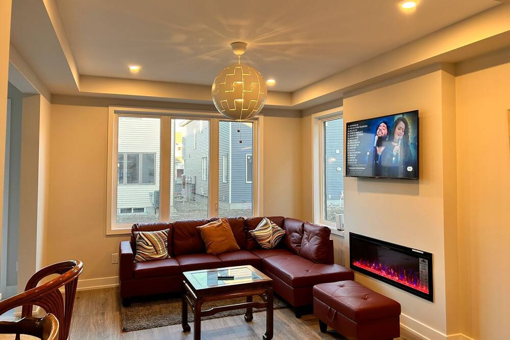 Photo of Livingroom in Ottawa Division