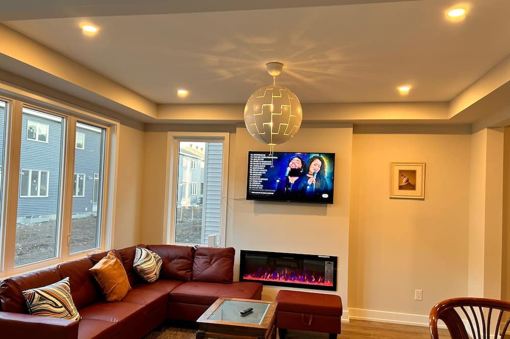 Photo of Livingroom in Ottawa Division