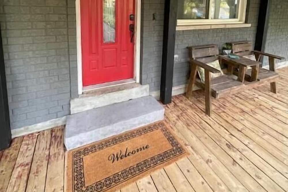 Photo of Patio Balcony in Pefferlaw