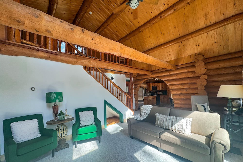 Photo of Livingroom in Pine County