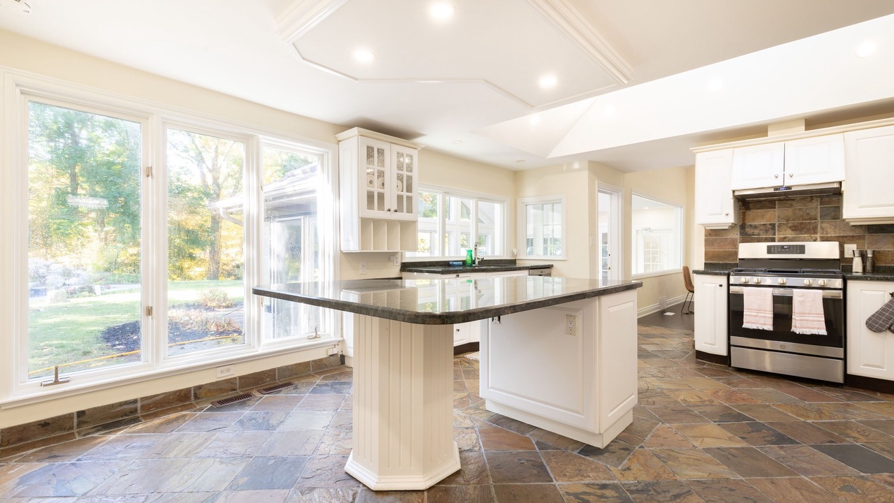 Photo of Kitchen in Clarkson-Lorne Park