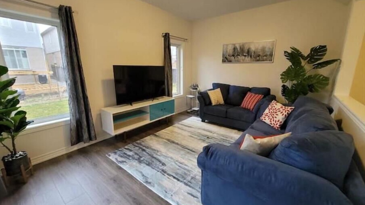 Photo of Livingroom in Courtice