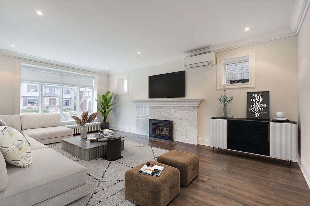 Photo of Livingroom in Midtown Toronto