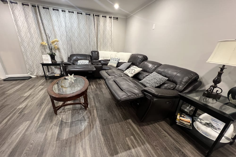 Photo of Livingroom in Midtown Toronto