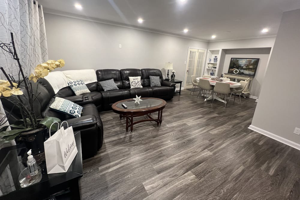 Photo of Livingroom in Midtown Toronto