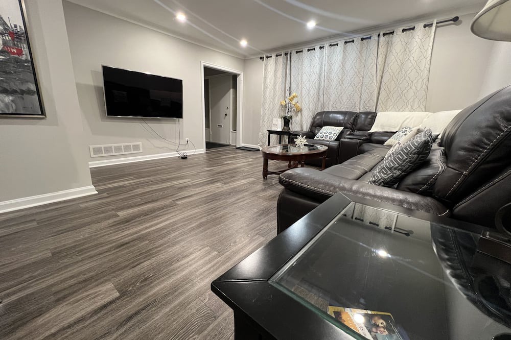 Photo of Livingroom in Midtown Toronto