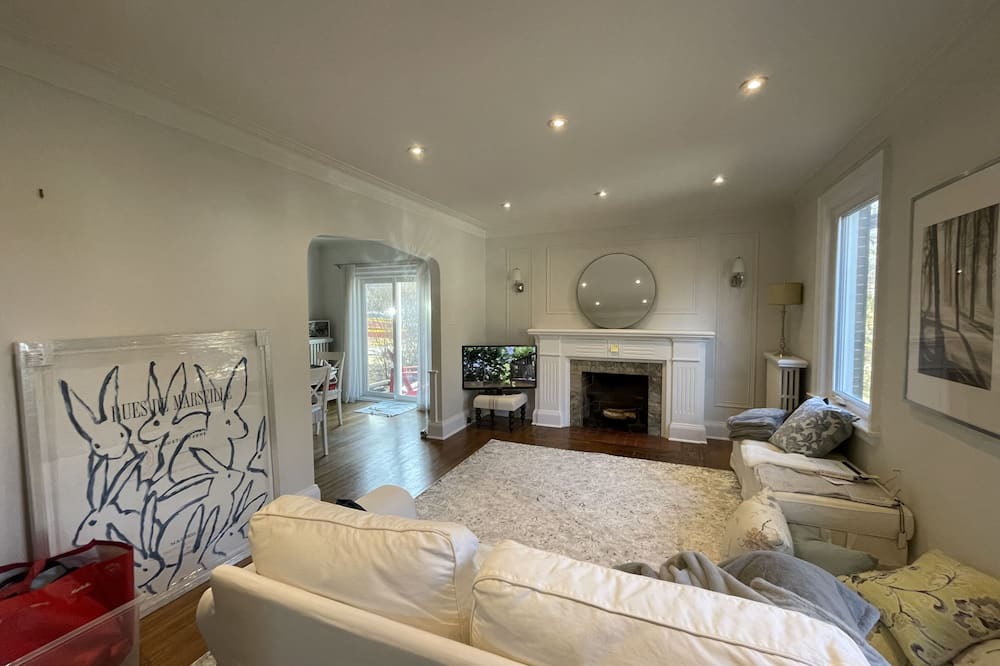 Photo of Livingroom in North York